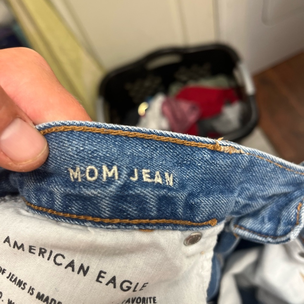 American eagle mom jeans